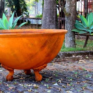 Lenheiro Lareira Braseiro Envelhecida Externa Em Ferro 107cm.