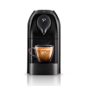 Compre Cafeteira Espresso Tres 3 Corações Passione Preta e Ganhe 3 unidades de Cafés em Cápsula 3 Corações Tradicional 75g